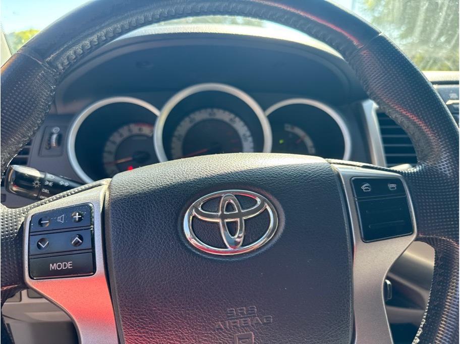 Vehicle image 13 of 19