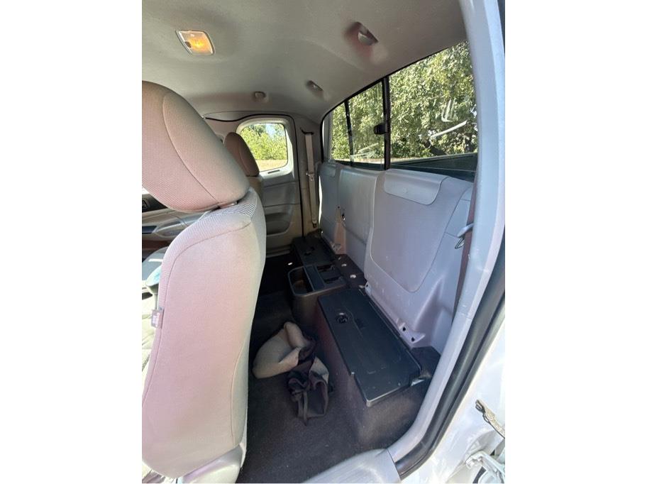 Vehicle image 12 of 19