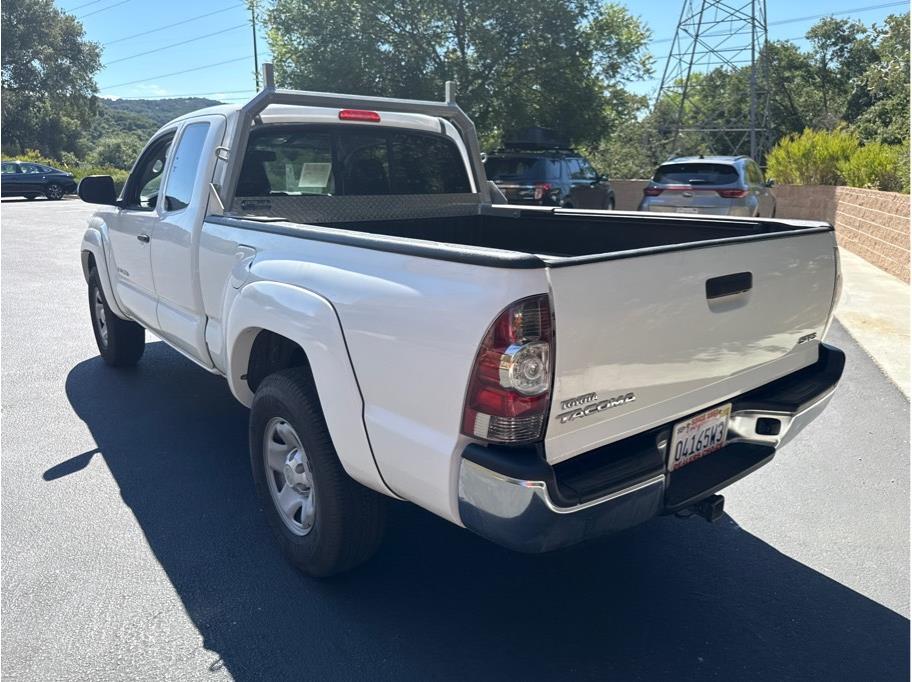 Vehicle image 8 of 19