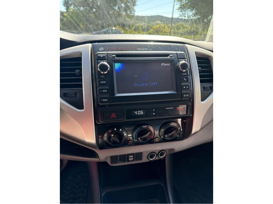 Vehicle image 15 of 19