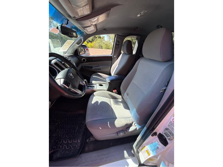 Vehicle image 11 of 19