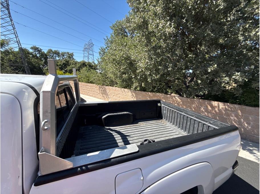 Vehicle image 10 of 19