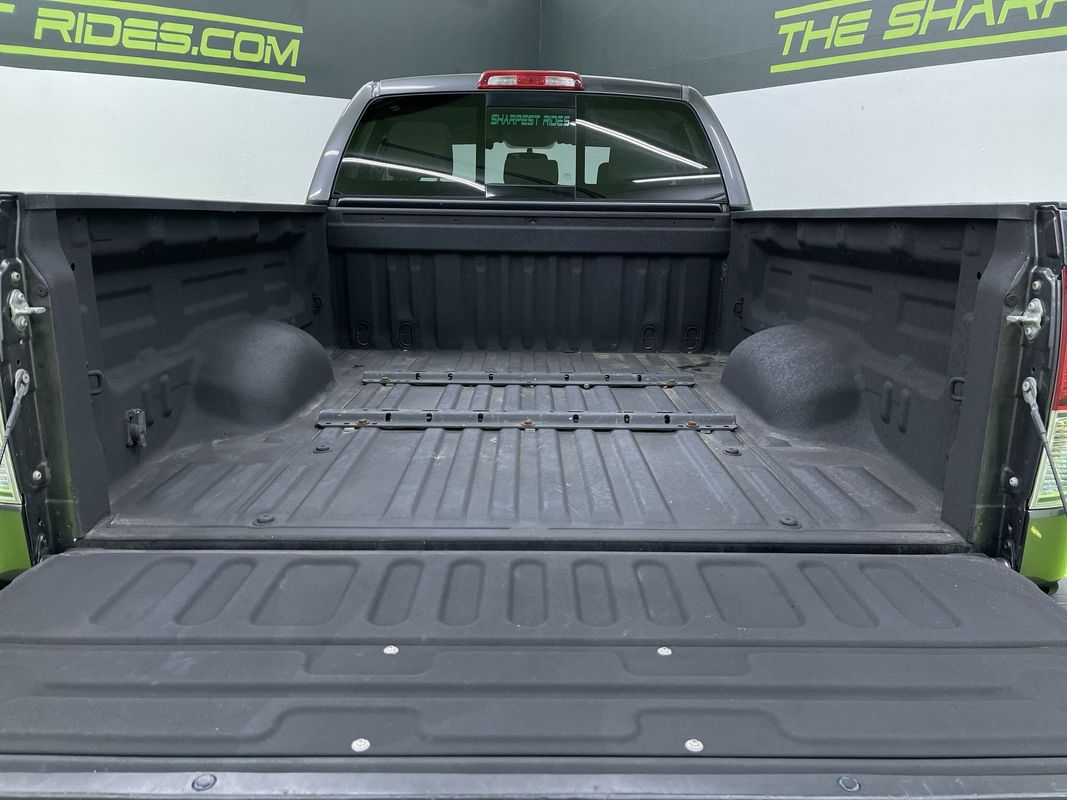 Vehicle image 25 of 27
