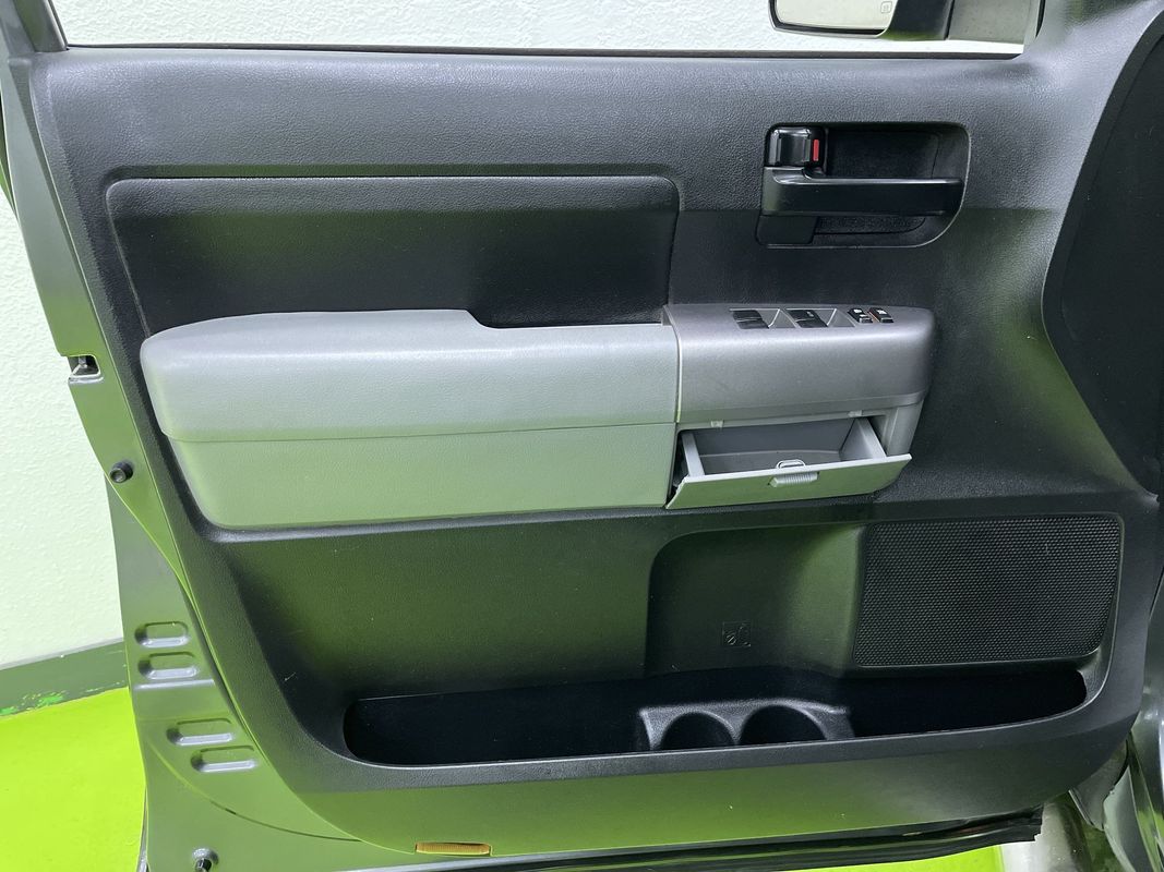 Vehicle image 15 of 27