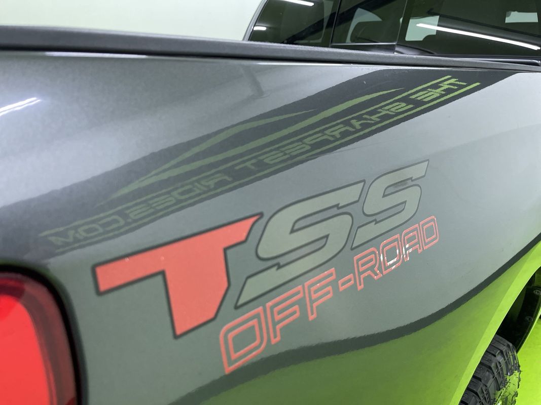 Vehicle image 10 of 27