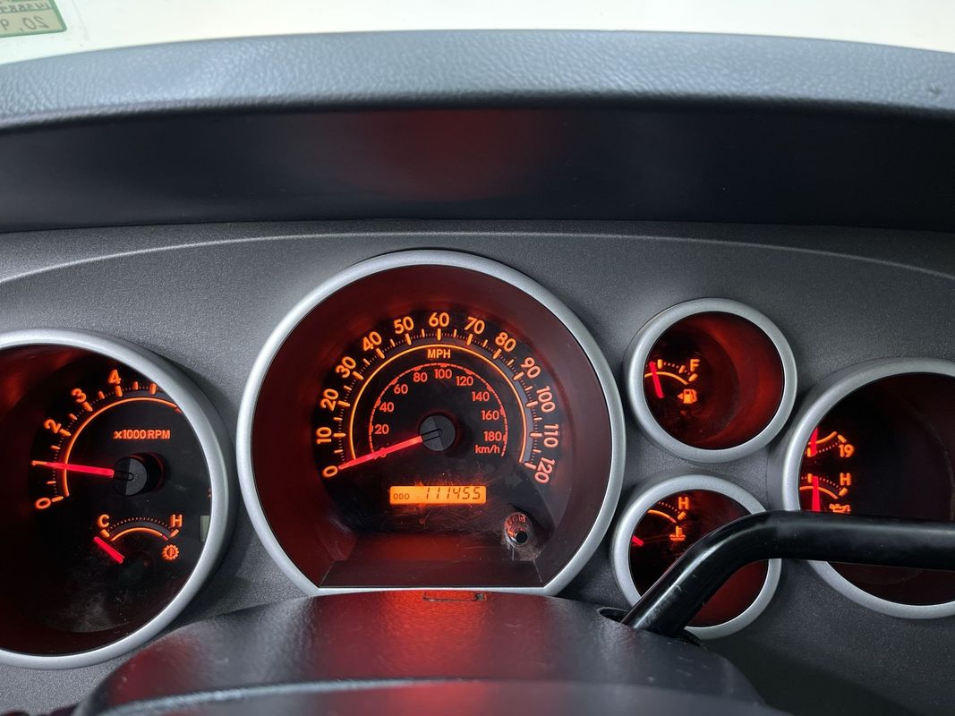 Vehicle image 18 of 27