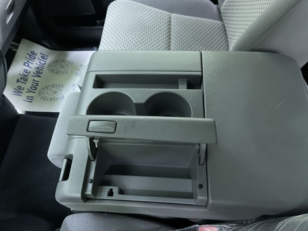 Vehicle image 23 of 27