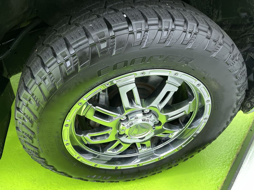 Vehicle image 14 of 27
