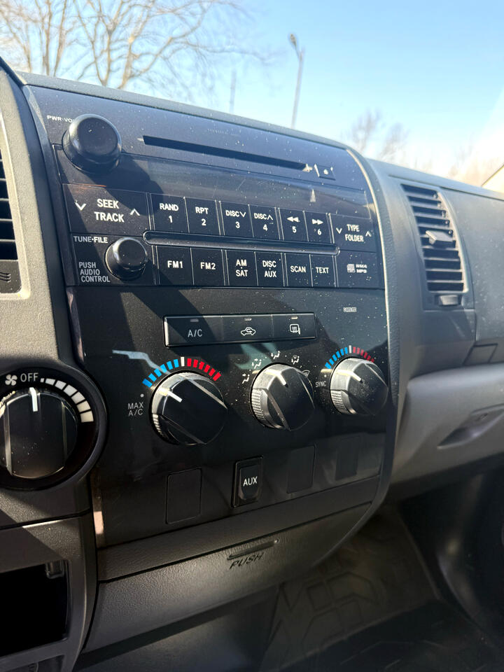 Vehicle image 35 of 41