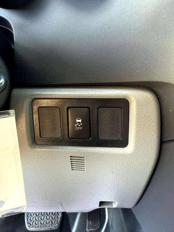 Vehicle image 33 of 41