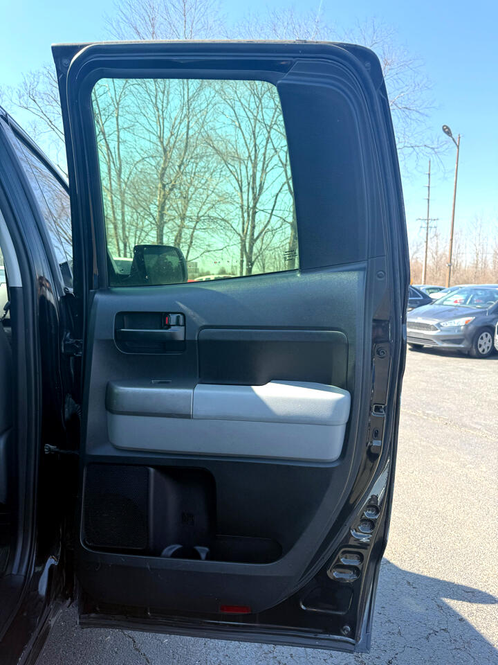 Vehicle image 25 of 41