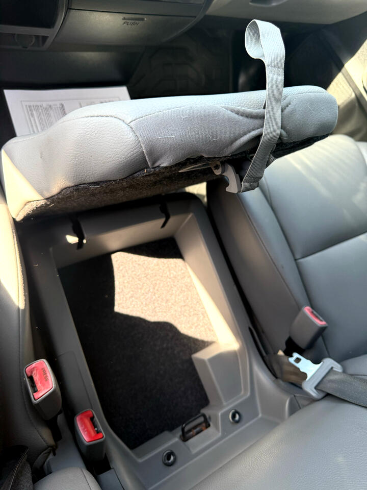 Vehicle image 37 of 41