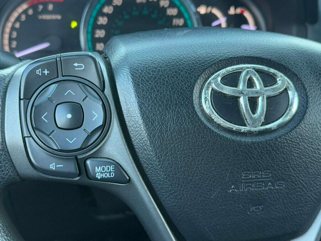 Vehicle image 19 of 46