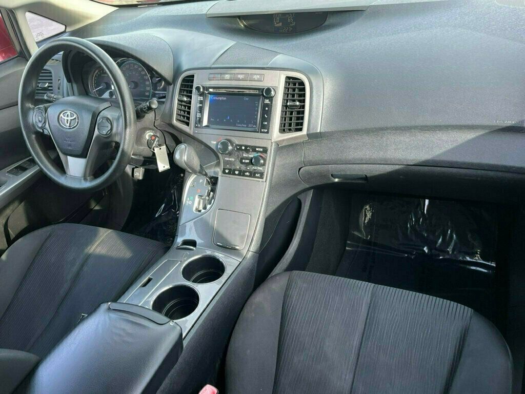 Vehicle image 38 of 46