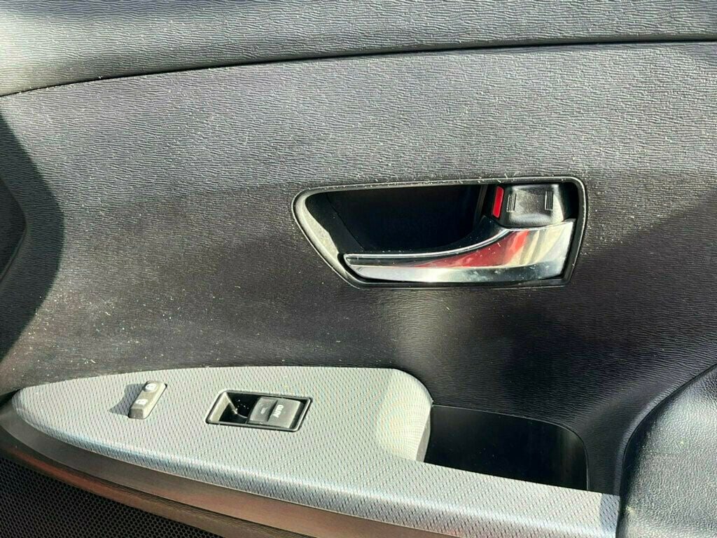 Vehicle image 40 of 46