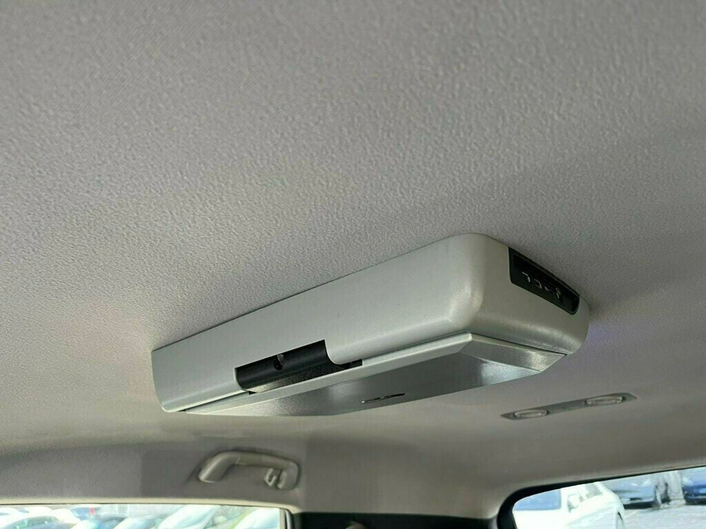 Vehicle image 31 of 46