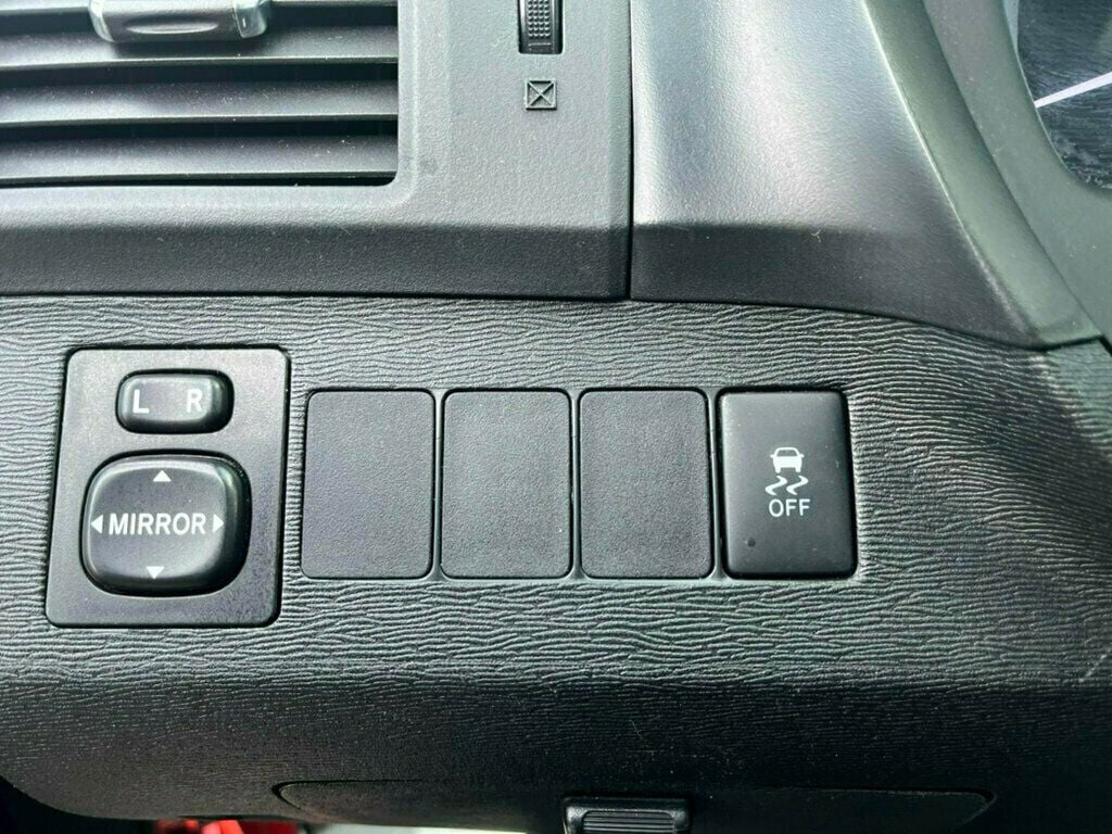 Vehicle image 30 of 46