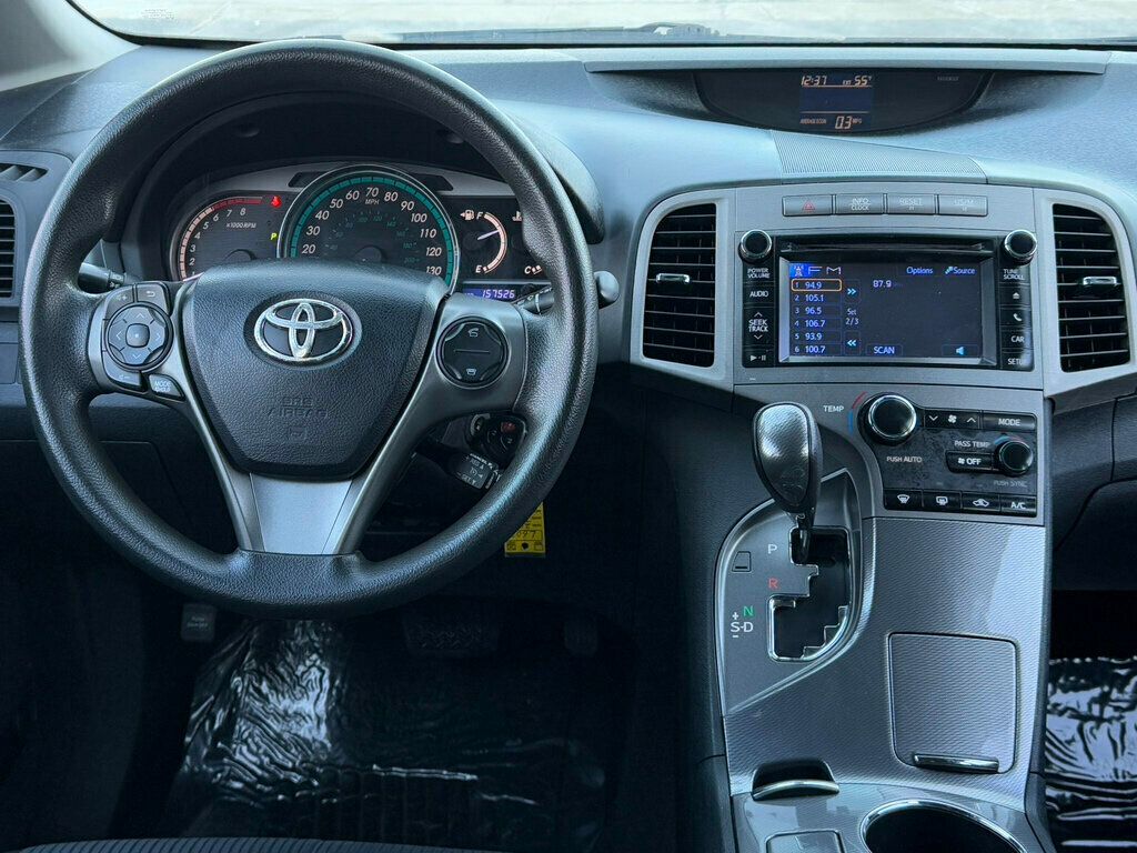 Vehicle image 17 of 46