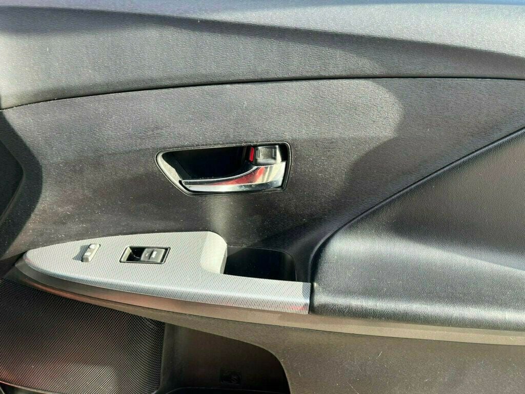 Vehicle image 41 of 46