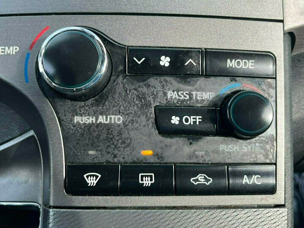 Vehicle image 35 of 46