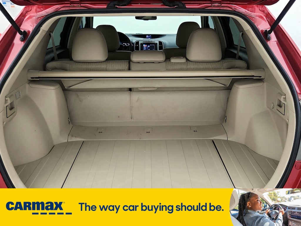 Vehicle image 11 of 30