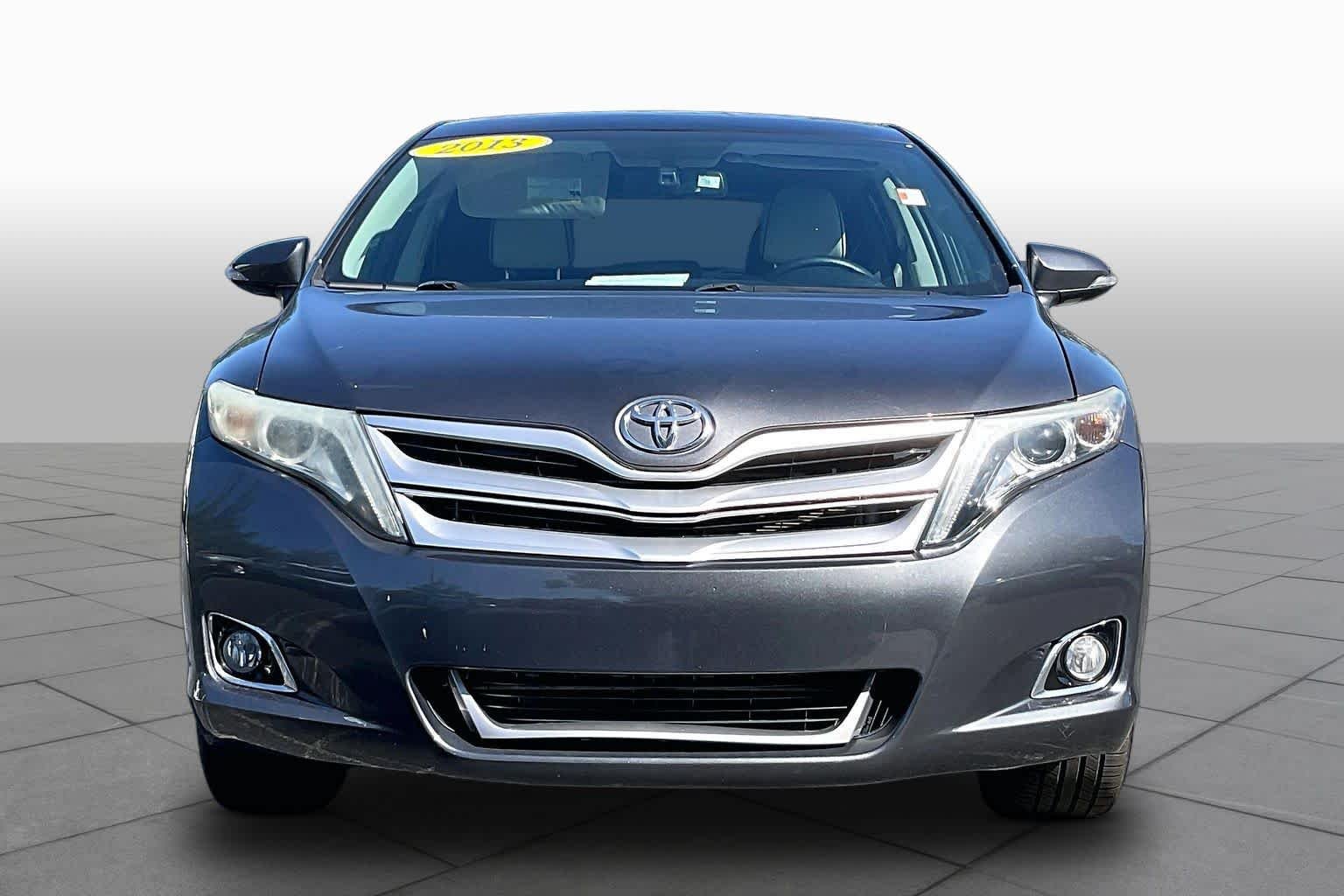 2013 Toyota Venza Limited Image 2 of 32