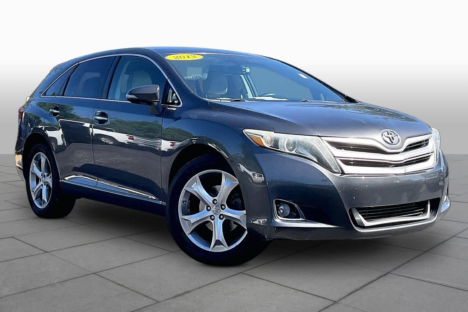 2013 Toyota Venza Limited Image 3 of 32