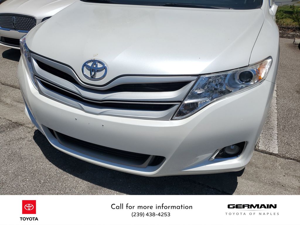 Vehicle image 14 of 35