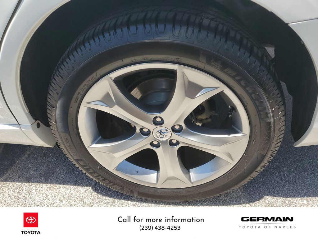 Vehicle image 11 of 35