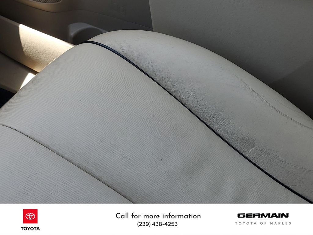 Vehicle image 29 of 35