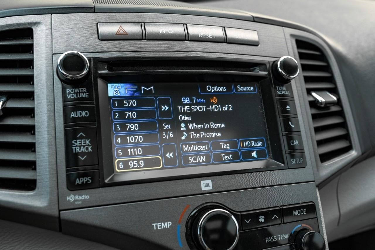 Vehicle image 23 of 51