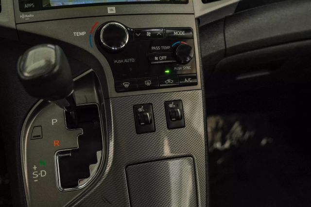 Vehicle image 25 of 56