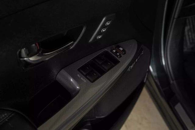 Vehicle image 39 of 56