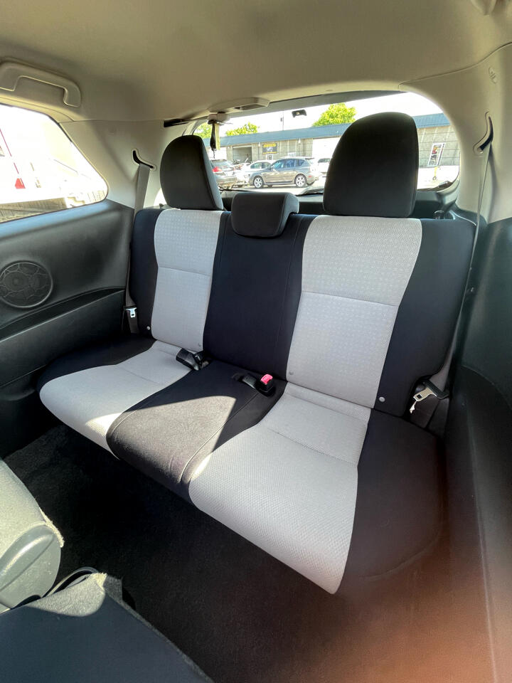 Vehicle image 12 of 18