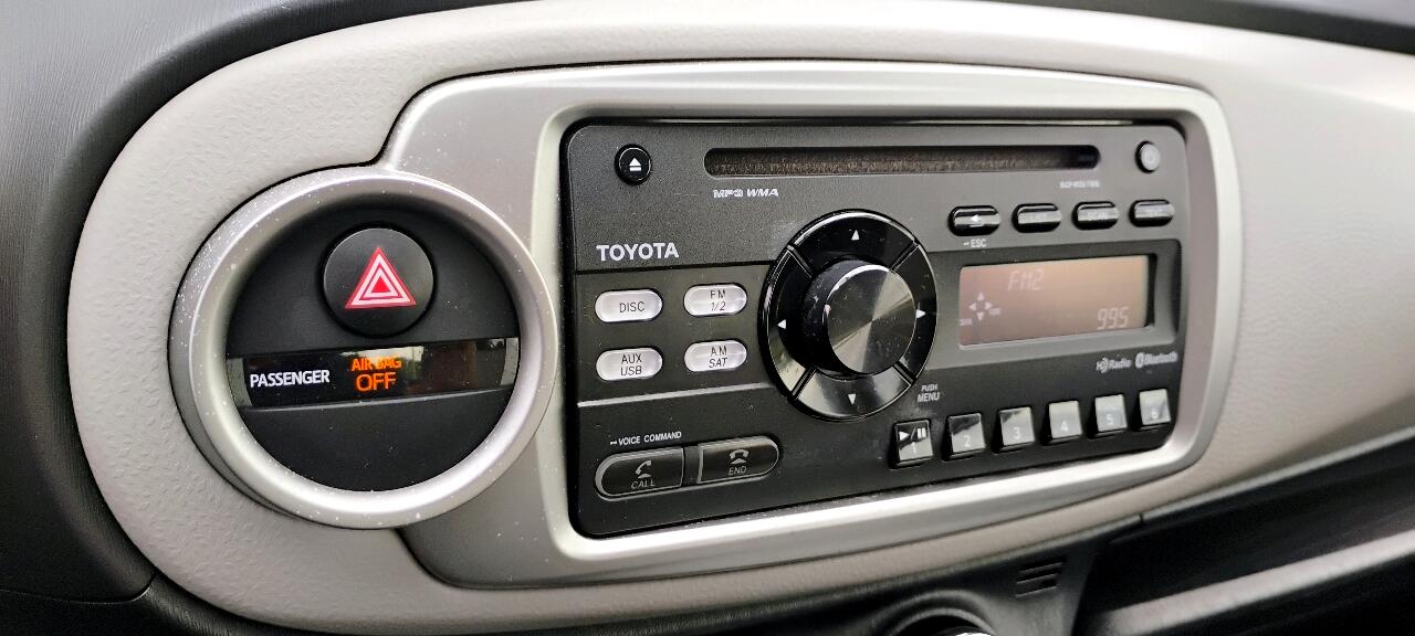 Vehicle image 13 of 19