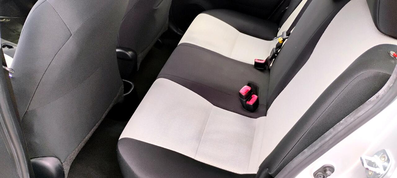 Vehicle image 7 of 19