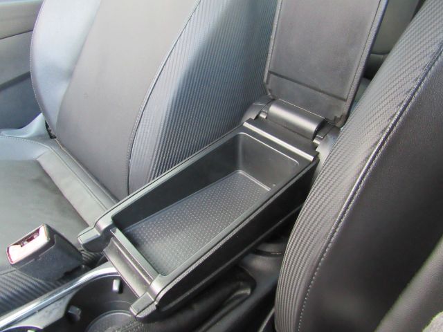 2013 Volkswagen Beetle 2.5L Image 31 of 47