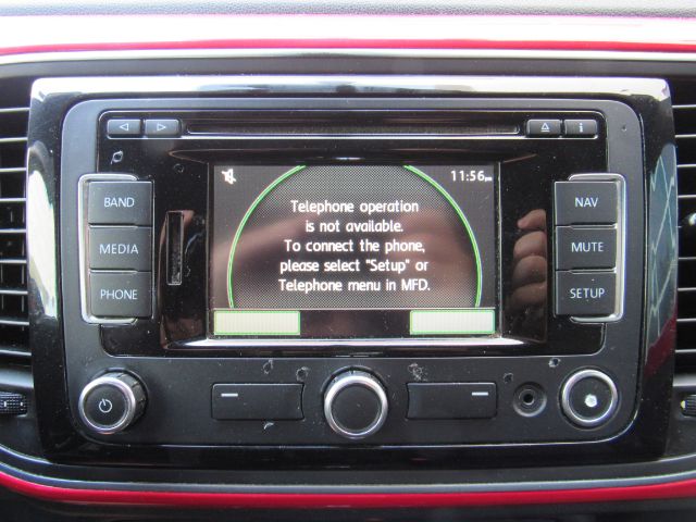 2013 Volkswagen Beetle 2.5L Image 25 of 47