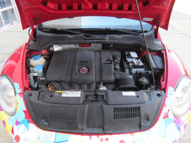 2013 Volkswagen Beetle 2.5L Image 15 of 47