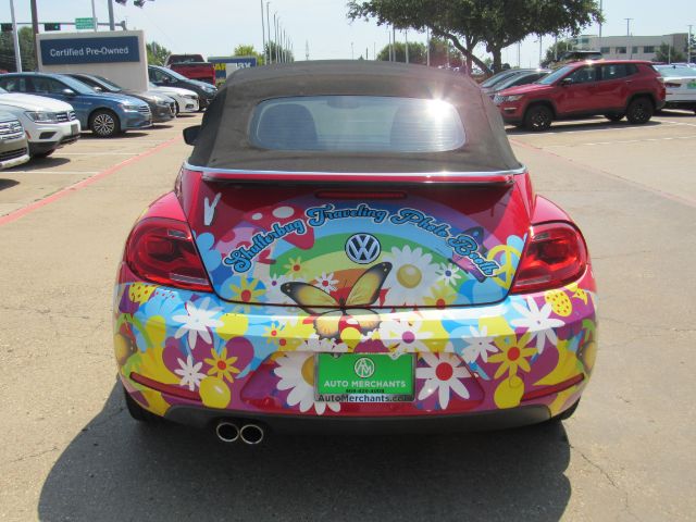 2013 Volkswagen Beetle 2.5L Image 10 of 47