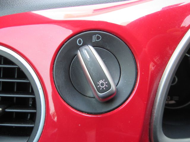 2013 Volkswagen Beetle 2.5L Image 47 of 47