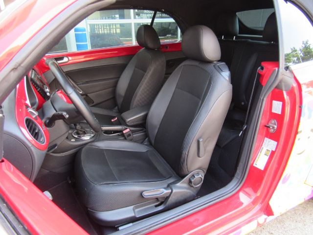 2013 Volkswagen Beetle 2.5L Image 21 of 47