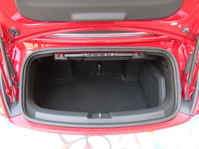2013 Volkswagen Beetle 2.5L Image 16 of 47