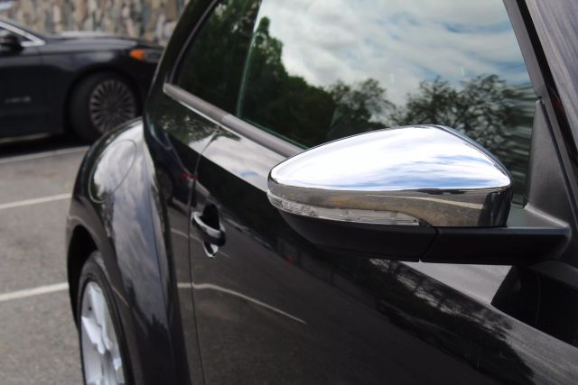 Vehicle image 33 of 36