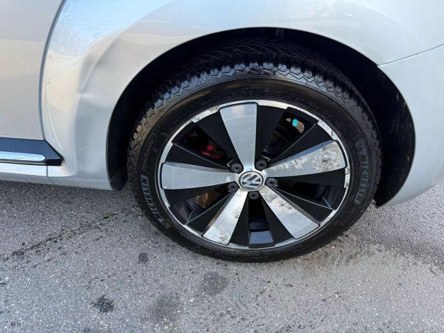 Vehicle image 9 of 28
