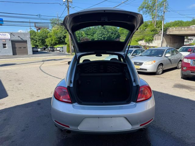 Vehicle image 26 of 28