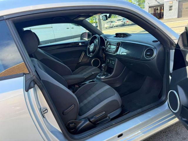 Vehicle image 25 of 28