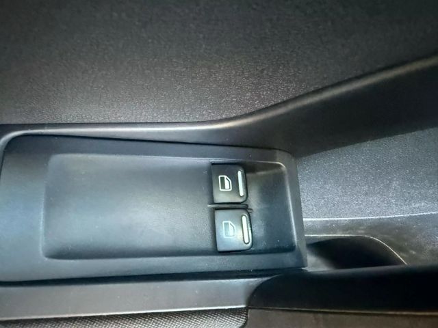 Vehicle image 21 of 28
