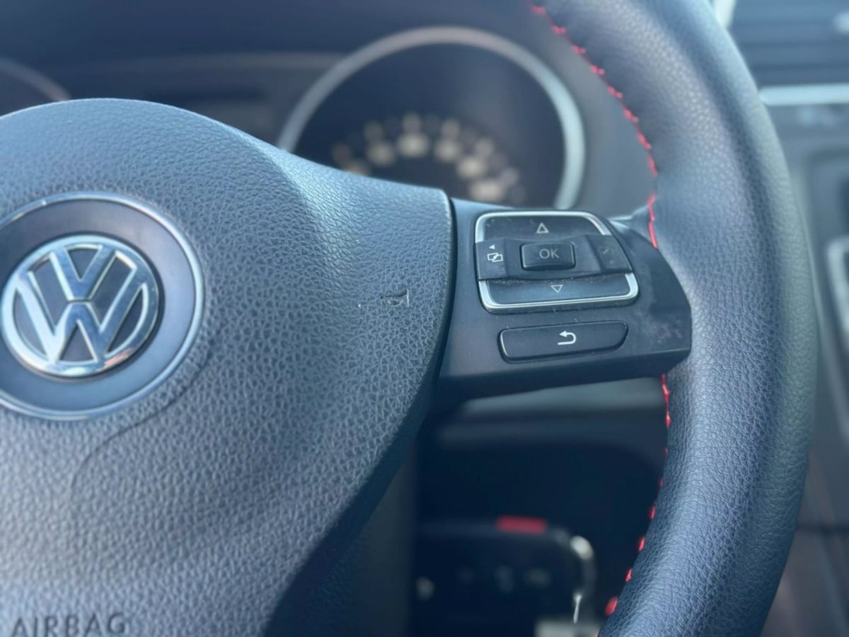Vehicle image 26 of 41
