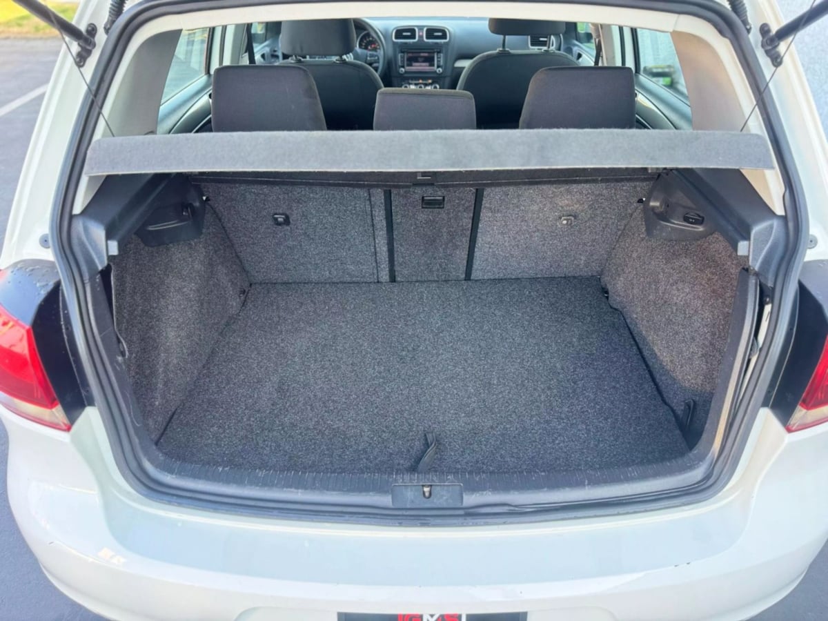 Vehicle image 17 of 41